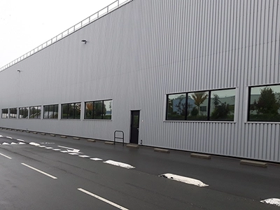 Film adhésif sécurité Argent 480 C installé par Énergère chez Brioche Pasquier, aux Cerqueux.
