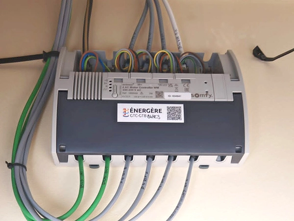 Contrôleur de moteur (MoCo) Somfy de la GTC des volets roulants de la cité scolaire Réaumur-Buron, à Laval.
