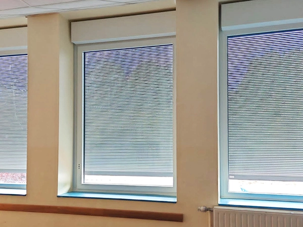 Volets roulants à la cité scolaire Réaumur-Buron, à Laval.