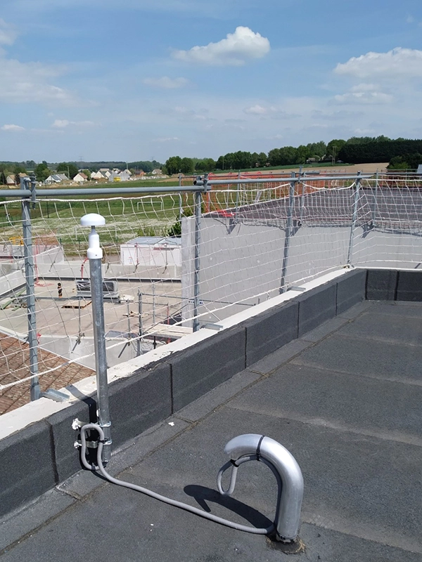 Centrale météo de la GTC des BSO installée par Énergère au collège Pierre Belon, à Cérans-Foulletourte.