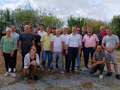 Les équipes d'Énergère posant pour une photo de groupe lors de la journée de pré-rentrée d'août 2025.