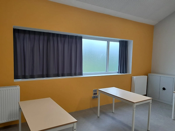 Rideaux installés par Énergère au SAS Le Mans-Les Croisettes à Coulaines.