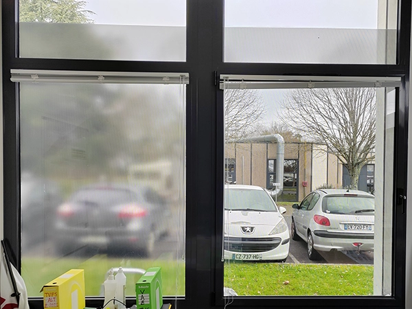 Vitrauphanie au CNPC de Nantes installée par Énergère.